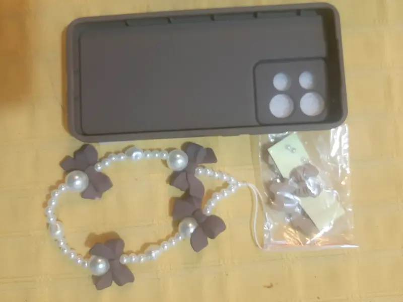 Carcasa Mororola Edge 50 con adornos de perlas - 1
