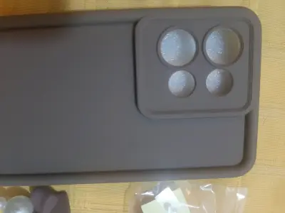 Carcasa Mororola Edge 50 con adornos de perlas - miniatura 3