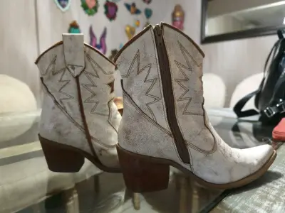 Botas vaqueras blancas - miniatura 2