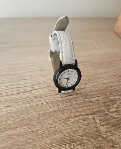Reloj análogo con correa extra - miniatura 3