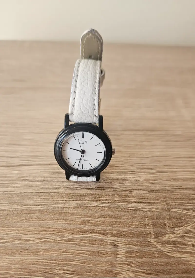 Reloj análogo con correa extra - 4