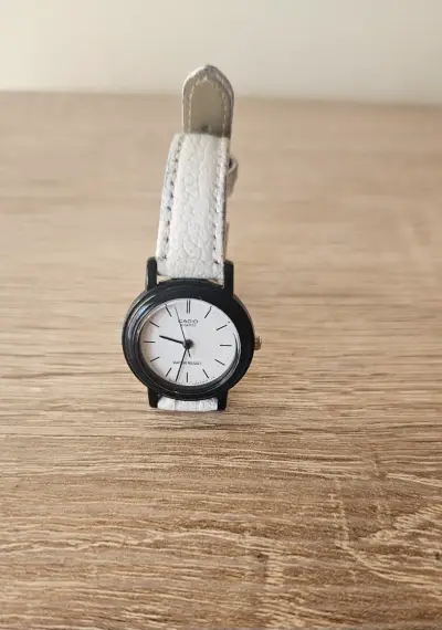 Reloj análogo con correa extra - miniatura 4