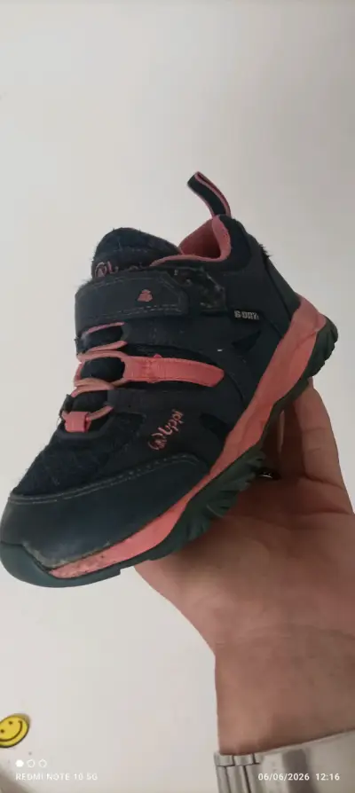 Zapatilla infantil negro y rosado - miniatura 1