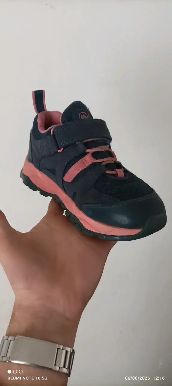 Zapatilla infantil negro y rosado - 2