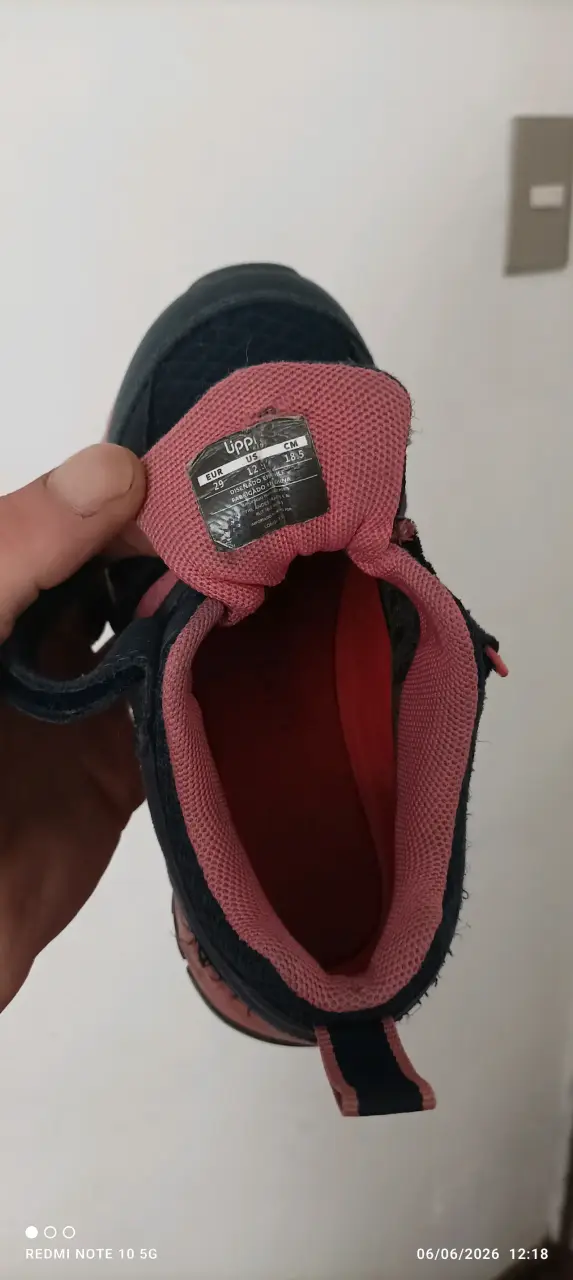 Zapatilla infantil negro y rosado - 4