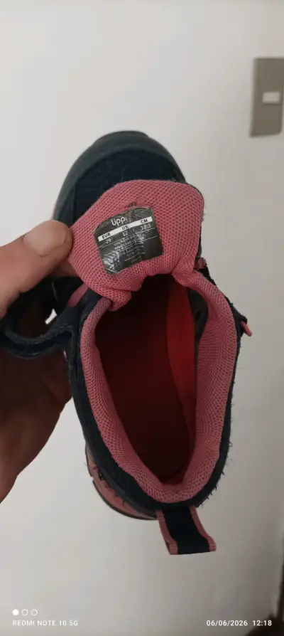 Zapatilla infantil negro y rosado - miniatura 4