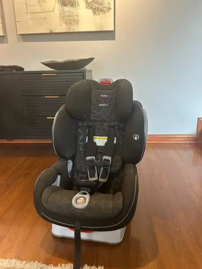 Silla de auto negra para bebé britax advocate - miniatura 1