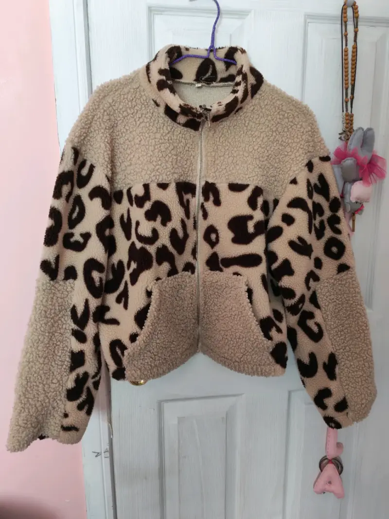 Chaqueta de lana con estampado leopardo