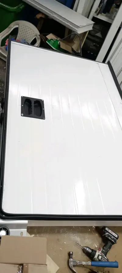 Puerta camara de Paneles metálicos con diseño - miniatura 4