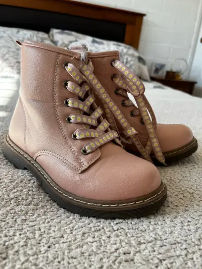 Botines rosados para niña - miniatura 1