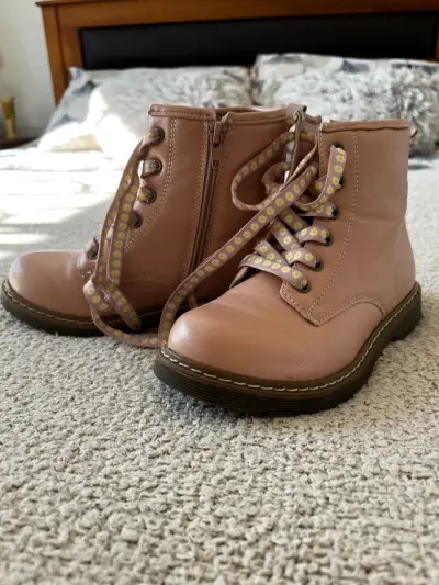 Botines rosados para niña - miniatura 2