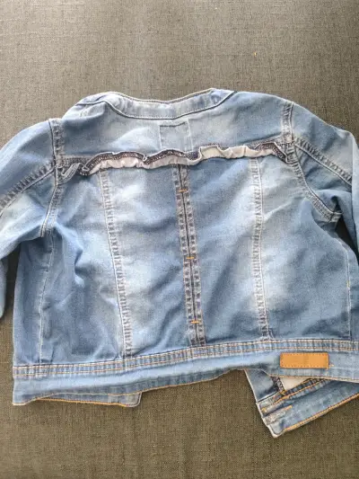 Chaqueta de mezclilla para niña - miniatura 3