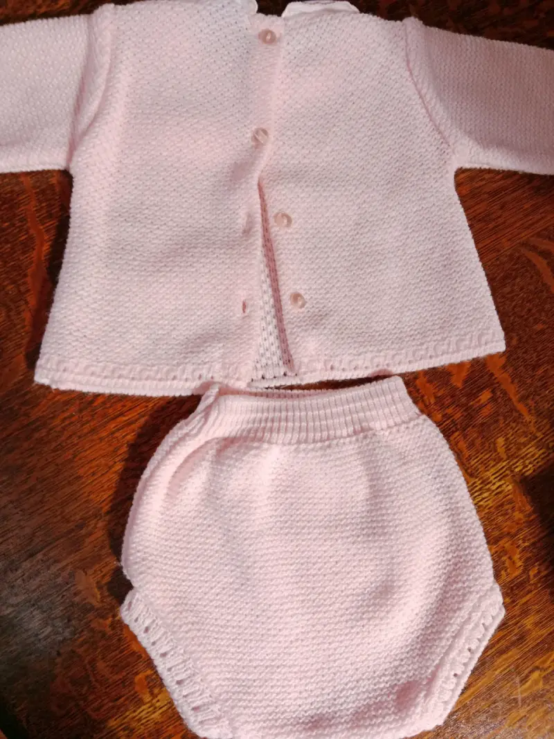 Conjunto de bebé tejido rosadoNuevo - 1