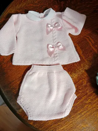 Conjunto de bebé tejido rosadoNuevo - miniatura 4