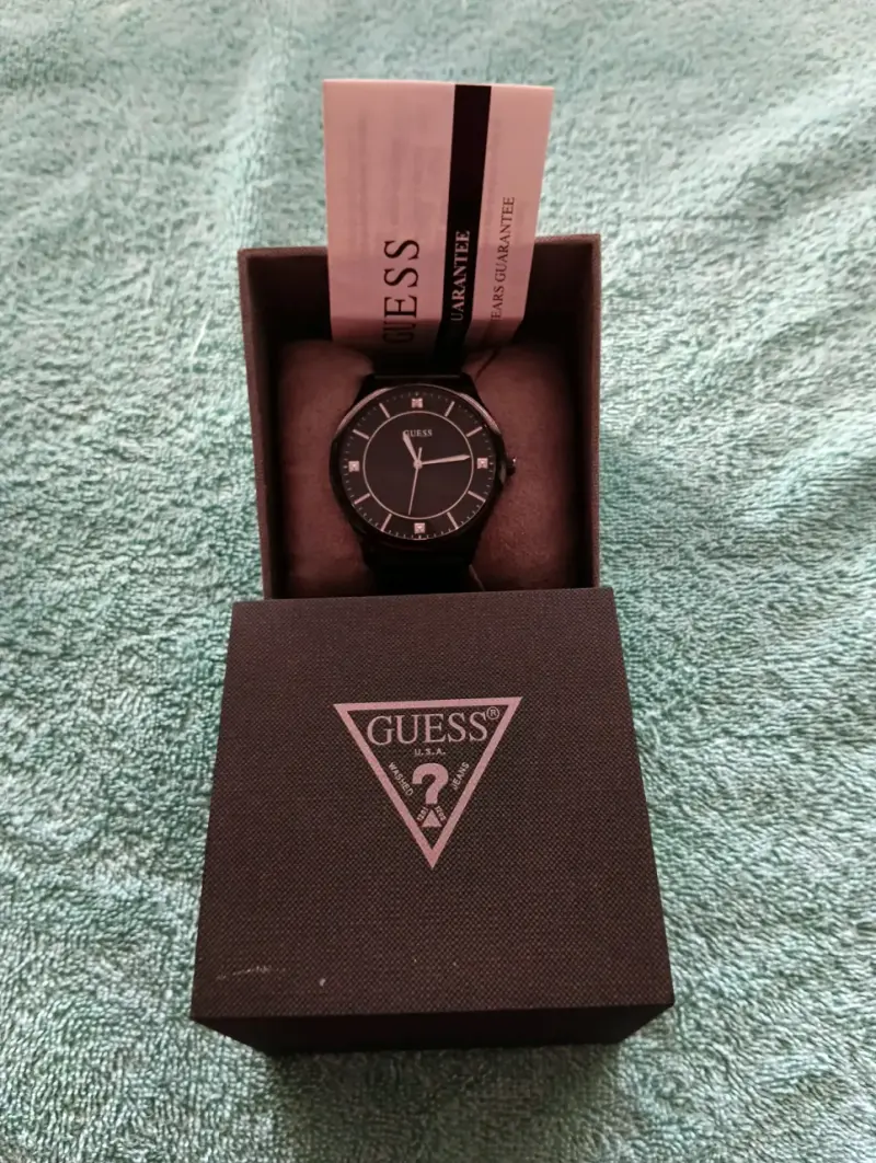 Reloj Guess negro elegante - 4