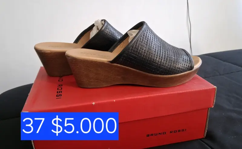 Sandalias Bruno Rossi negras talla 37