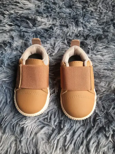Zapatos infantiles marrones con cierre - miniatura 3