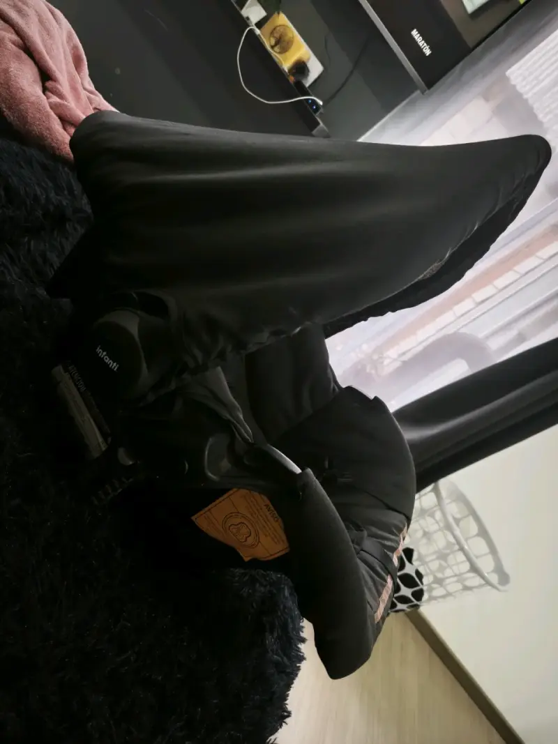 Silla de auto para bebé negra - 2