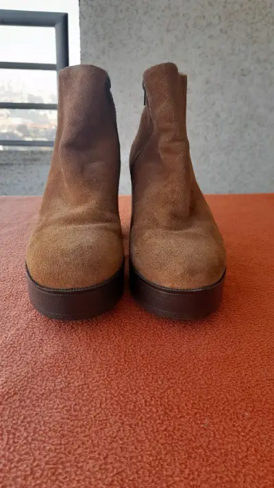 Botines de gamuza café - miniatura 1