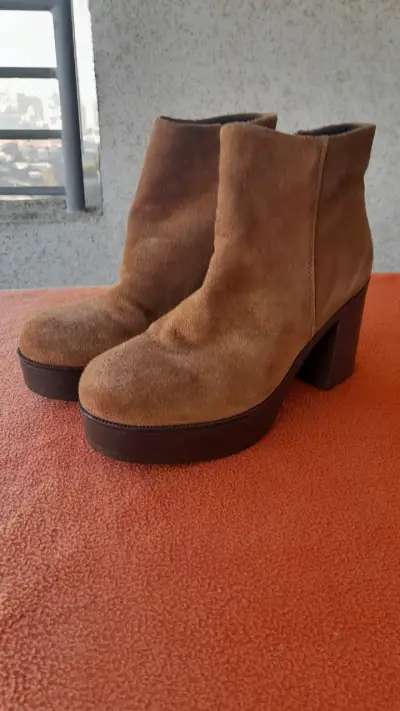 Botines de gamuza café - miniatura 2