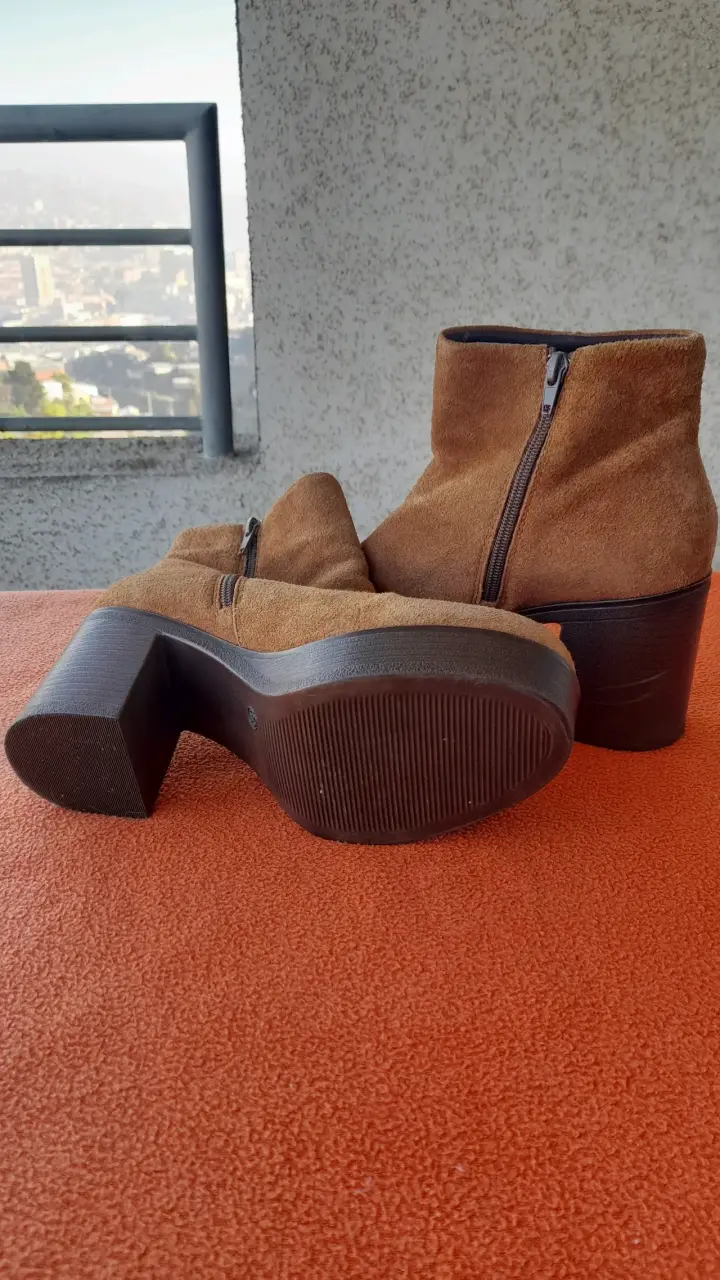 Botines de gamuza café - 5