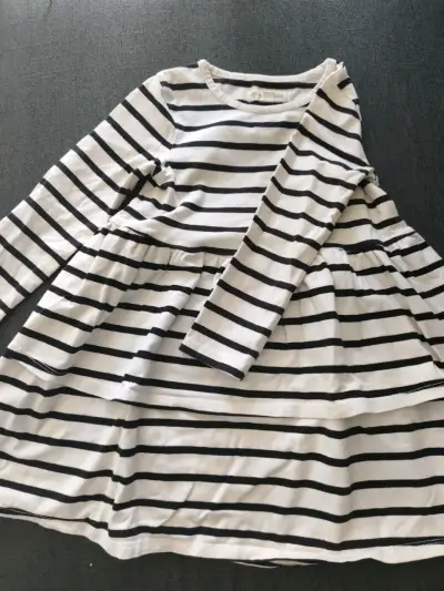 Vestido rayado blanco y negro - miniatura 1