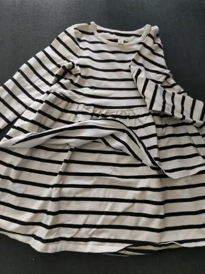 Vestido rayado blanco y negro - miniatura 3
