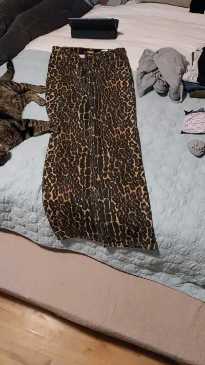 Pantalones estampado leopardado - miniatura 2