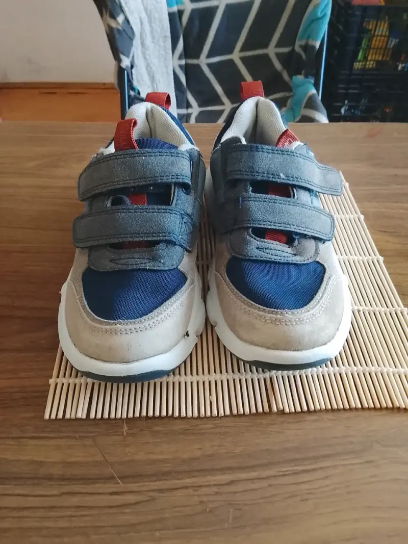 Zapatillas infantiles con velcro - 1