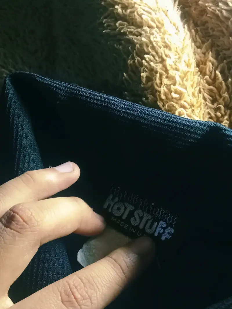 Chaqueta negra con cierre metálico - 2