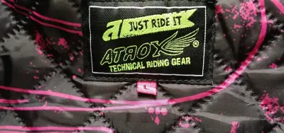 Chaqueta motociclista negra y rosada - miniatura 2