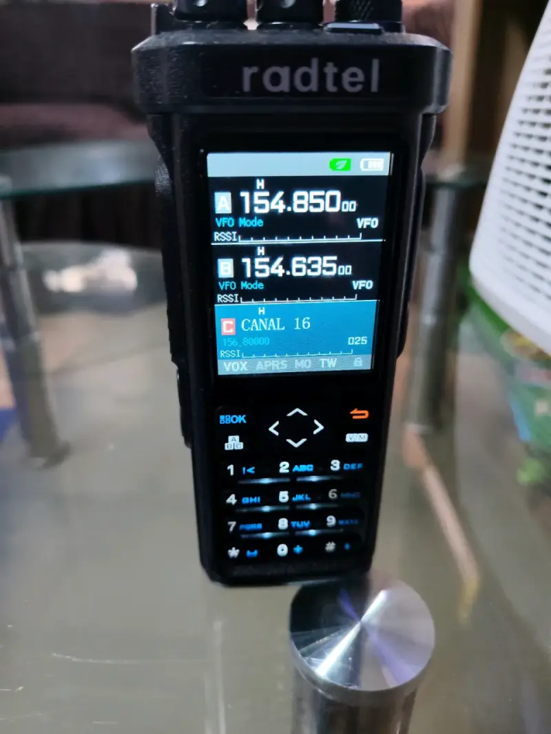 Radio portátil Radtel RT-950 pro - 1