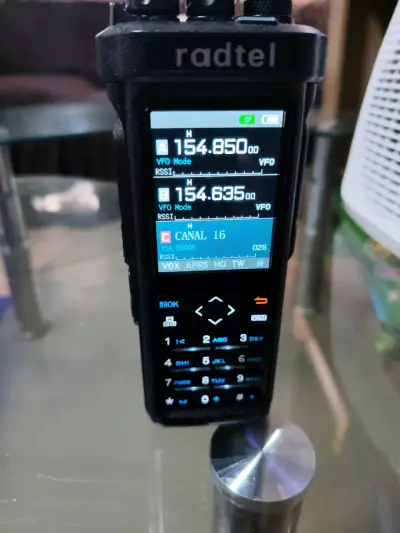 Radio portátil Radtel RT-950 pro - miniatura 1