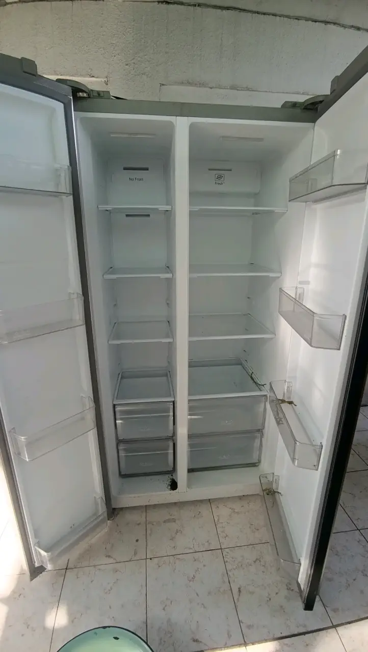 Refrigerador side-by-side plateado - 4