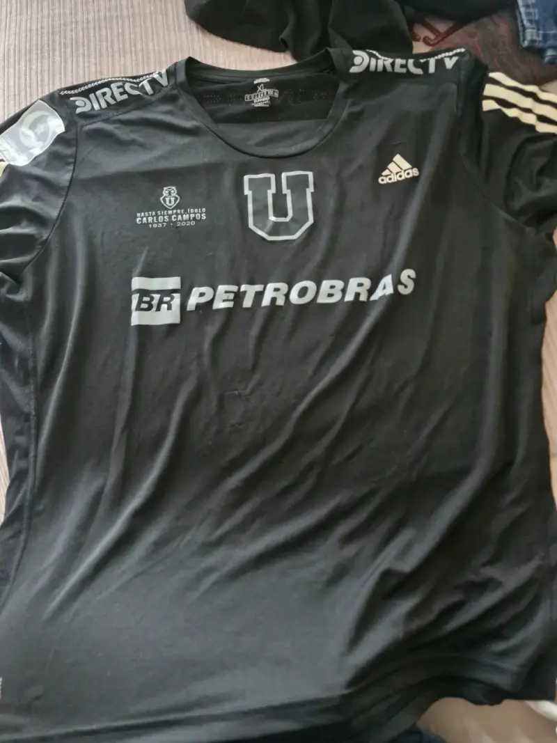 Camiseta conmemorativa negra U de Chile año 2020 - 1