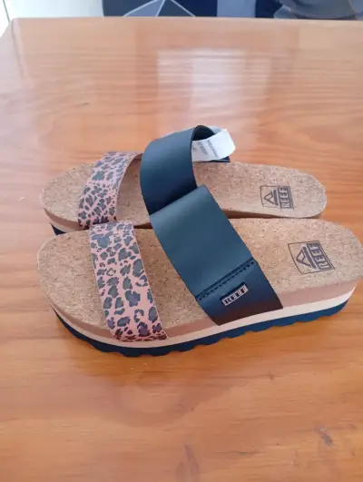 Sandalias Reef con diseño animal print - miniatura 1