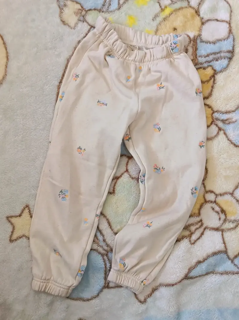 Jeans bordados para niña - 3