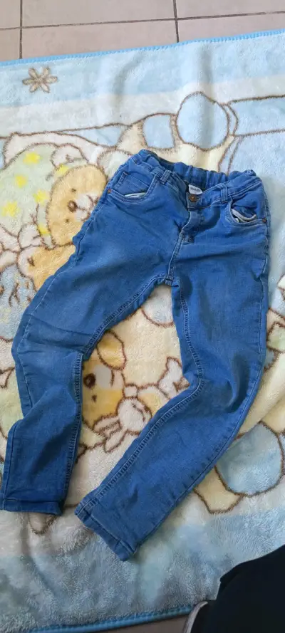 Jeans de mezclilla azul ropa talla 8 niño - miniatura 1