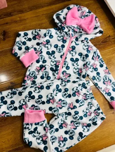 Pijama polar con capucha infantil - miniatura 1