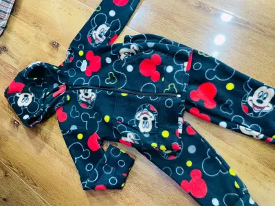 Pijama polar con capucha infantil - miniatura 2