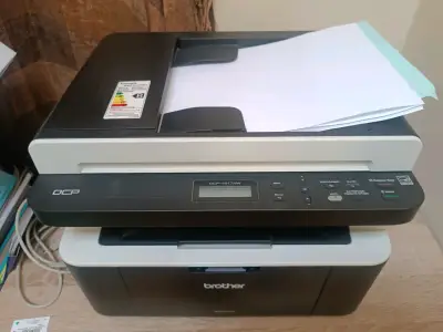 Impresora multifuncional Brother CDP-1617NW - miniatura 3