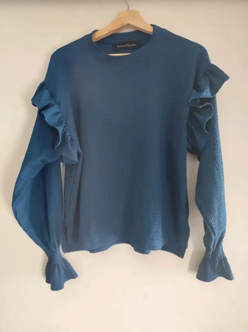 Polera azul volantes - 1