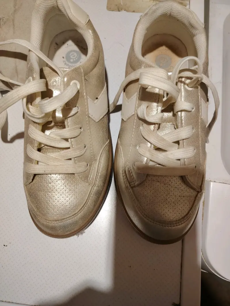 Zapatillas doradas brillantes - 1