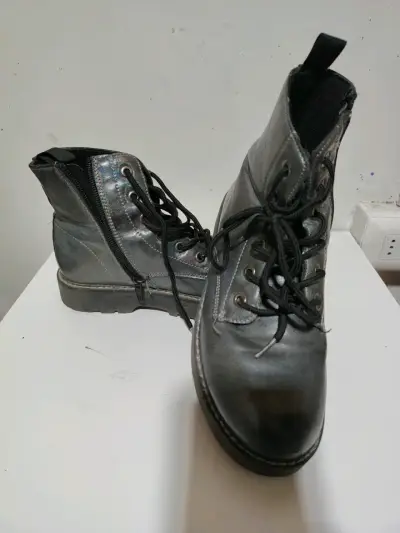 Zapatillas doradas brillantes - miniatura 2
