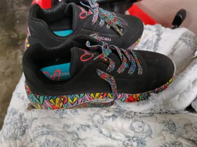 Zapatillas doradas brillantes - miniatura 3