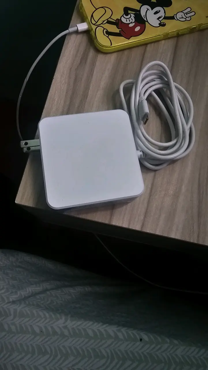 Cargador para MacBook - 2