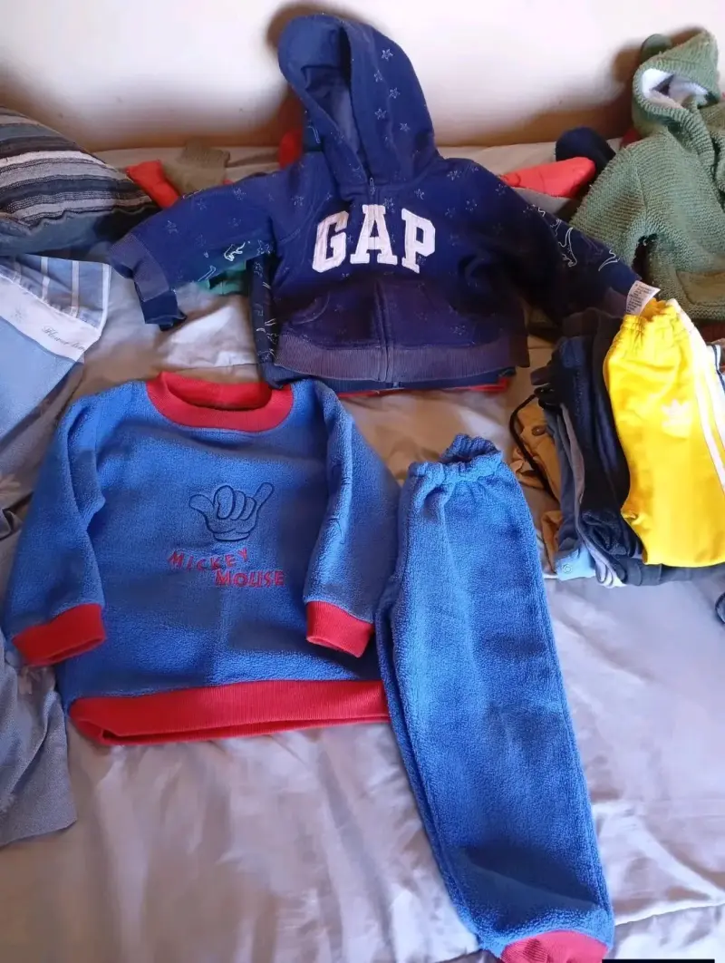 Ropa infantil variada - 2