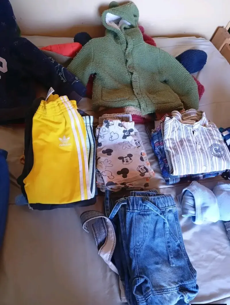 Ropa infantil variada - 3