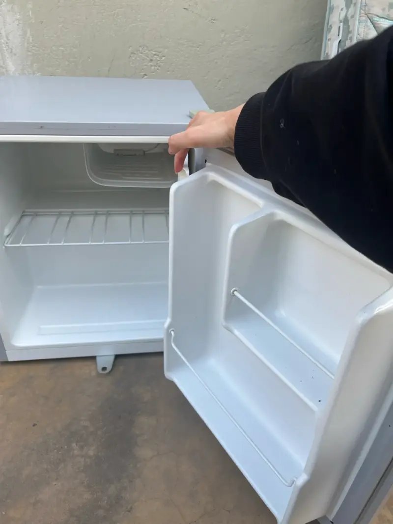 Refrigerador compacto Hitech - 2