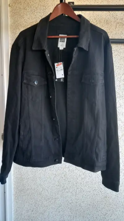 Chaqueta negra de mezclilla - miniatura 1